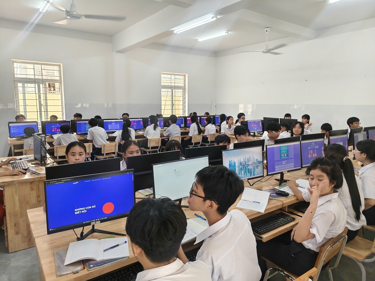   Hđeh sang hră gưl sa Đức Long.