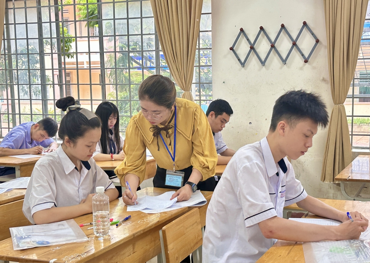 Nuĭh râng thi n'gor Dak Lak thi môn lor bôk năp bah Rơh thi tốt nghiệp THPT năm 2026.