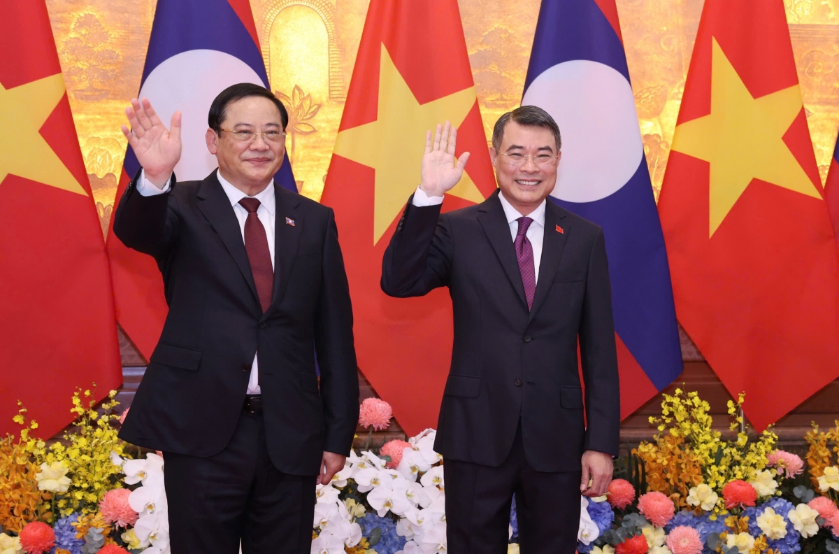
Thủ tướng teh đak Lê Minh Hưng pơma đam hăm Thủ tướng Lào Xỏn-xay Xi-phăn-đon