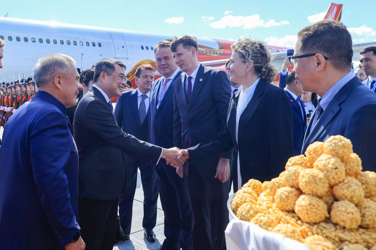 -Khua knŭk kna Lê Minh Hưng truh ti tač êdeh phiơr Kazan ti ƀuôn prŏng Kazan, Russia