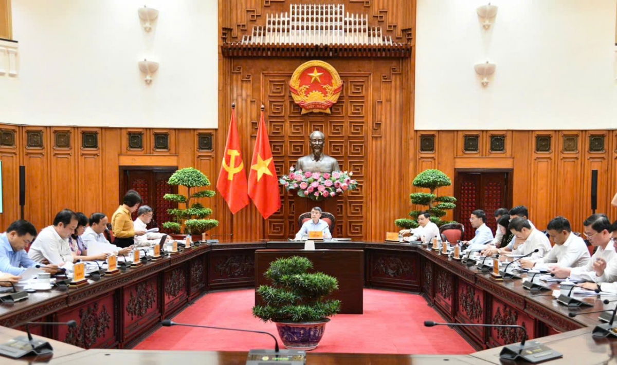 Khua dêh čar ơi Lê Minh Hưng đĭ pơhiăp git gai mông jơnum