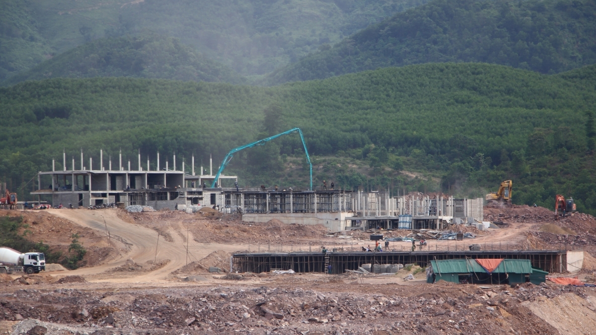 Tỉnh Quảng Trị đang yêu cầu các đơn vị rà soát số lượng nhân công còn thiếu để đề xuất sự hỗ trợ của lực lượng Quân đội. Ảnh: Thanh Hiếu/VOV Miền Trung