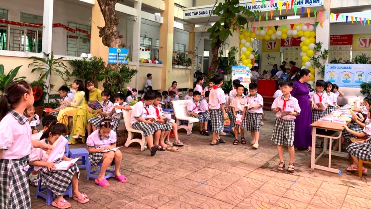 Với quy mô và nội dung đa dạng, hội sách chào hè là dịp lan tỏa văn hóa đọc, tạo nên những không gian giao lưu, kết nối cộng đồng yêu sách trên địa bàn Cần Thơ