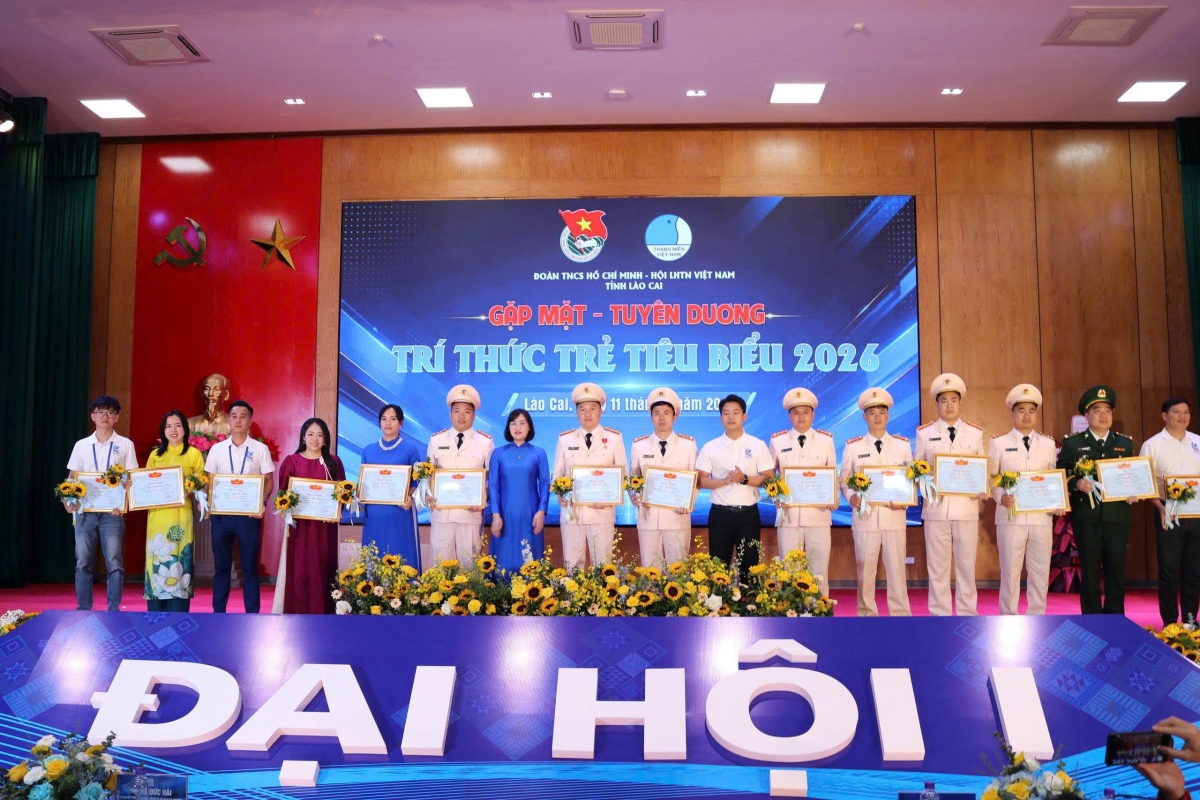 Các trí thức trẻ được tuyên dương tiêu biểu trong nhiều lĩnh vực - Ảnh: Thành Thuận.