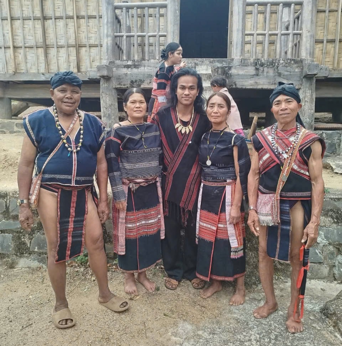 Ală cau chài cing mồng - đơs pơnđik ƀòn Đăk Pơkao