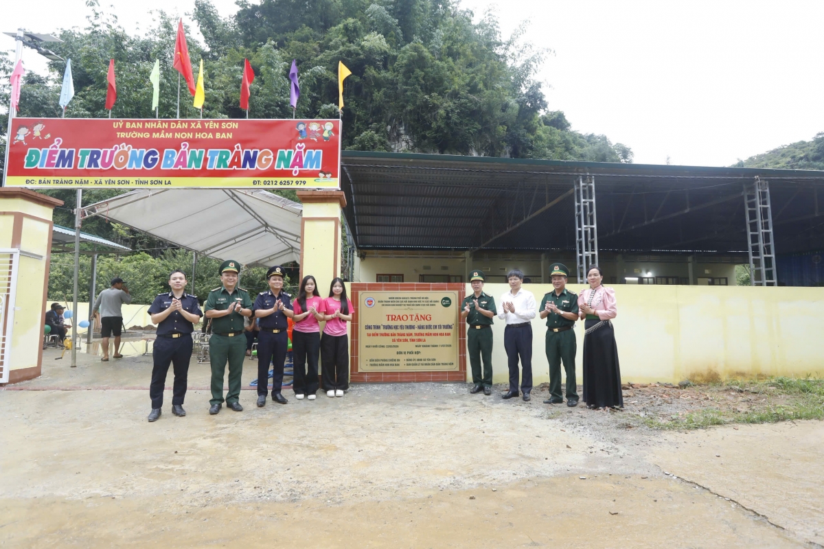 Khánh thành công trình "Trường học yêu thương - Nâng bước em tới trường" tại điểm trường bản Tràng Nặm. Ảnh: Thu Thùy, Mai Cảnh/VOV Tây Bắc