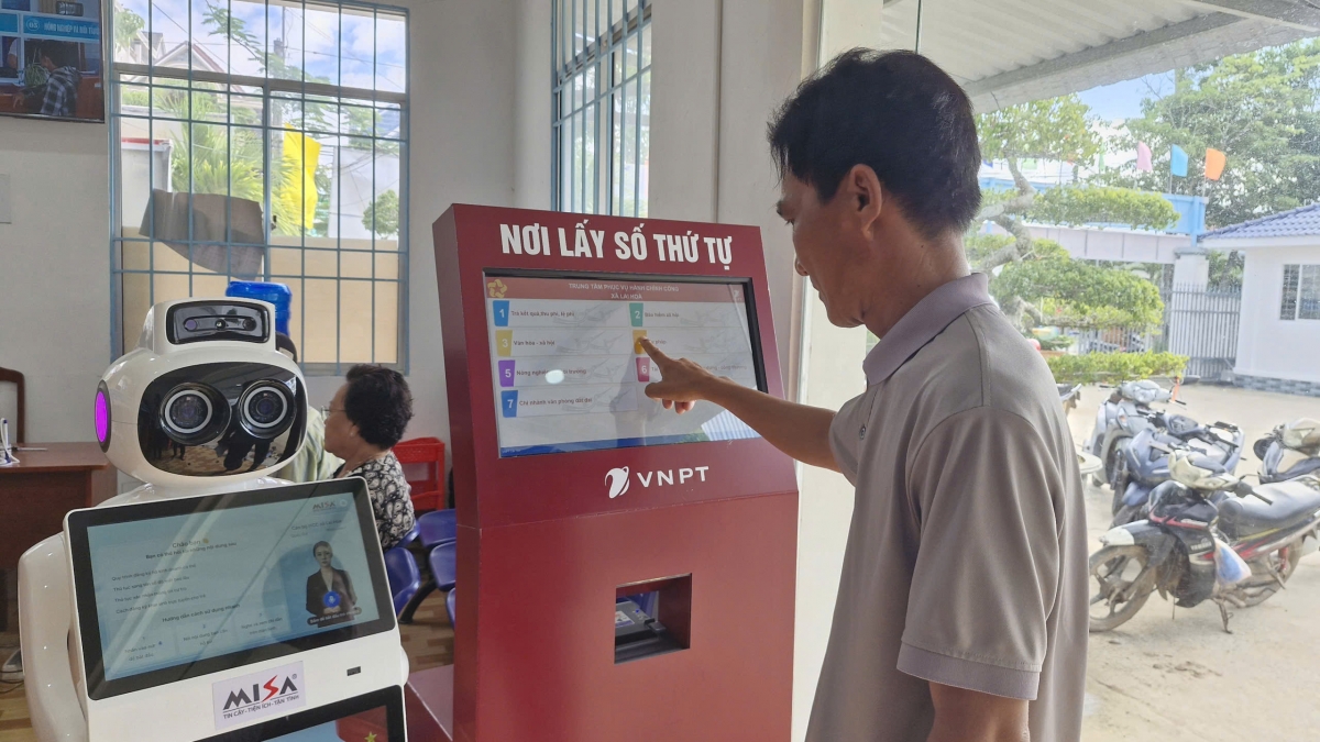 Robot AI được xã Lai Hòa ứng dụng