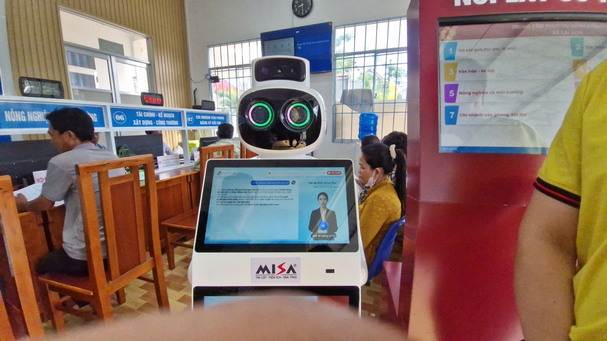 Robot AI được xã Lai Hòa ứng dụng