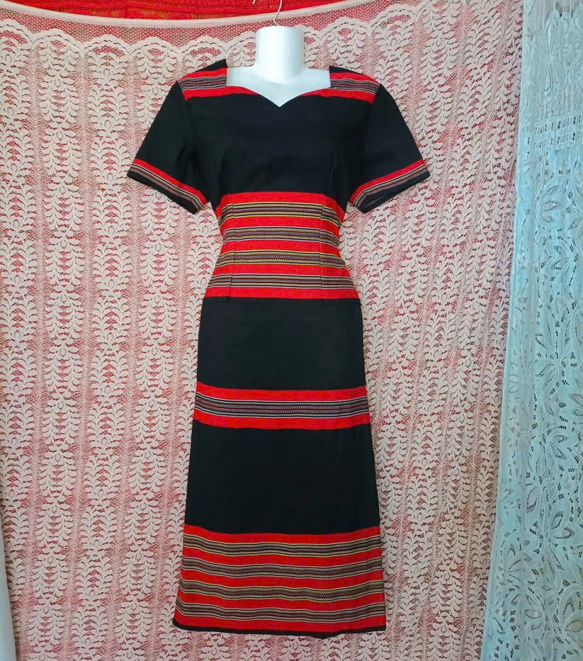 Các sản phẩm do chị Zơrâm Ni thiết kế và may 
 