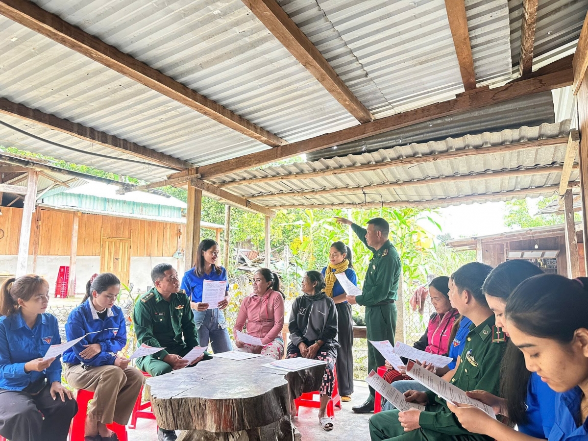 Đảng ủy xã Đắc Pring bồi dưỡng, rèn luyện quần chúng ưu tú từ những phần việc ở thôn bản
 