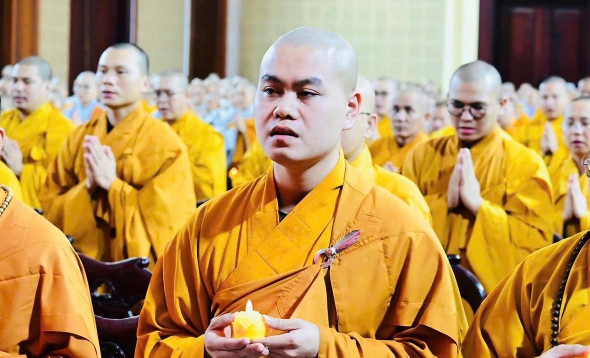 Tăng, ni sinh Học viện Phật giáo Hà Nội cử hành khoá lễ cầu siêu các AHLS (Ảnh: Thanh Vân)