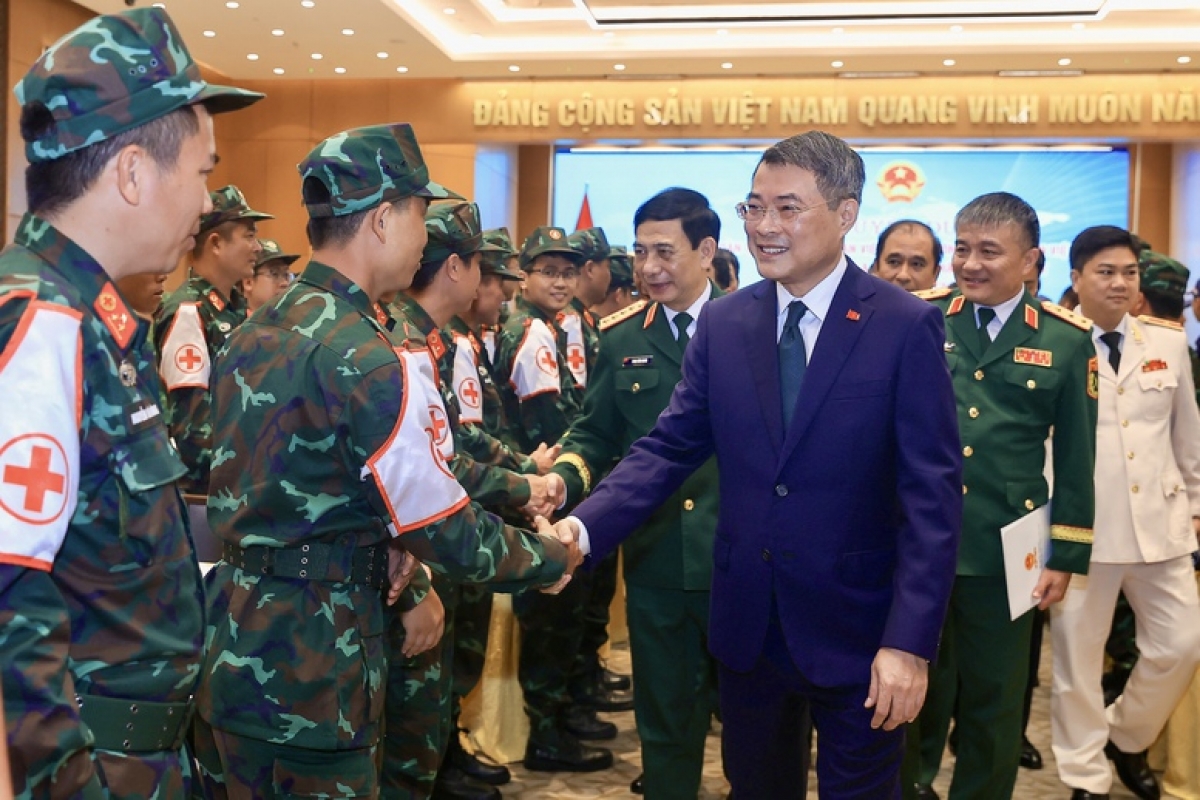 Pôa Lê Minh Hưng - Ngế pro xiâm hnê ngăn trâm mâ Khu ki lăm tŏng gum