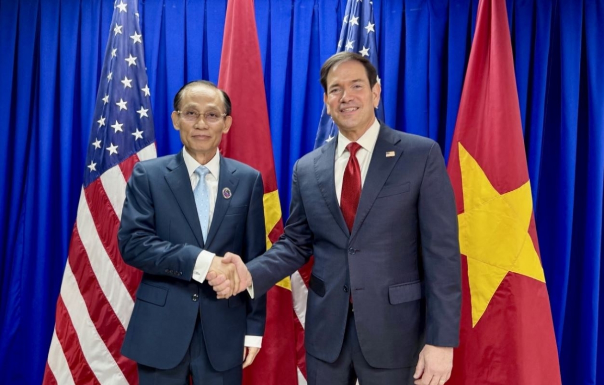 
Ƀô̆ trương Jang tơbôl Lê Hoài Trung tơƀơ̆p Kơdră jang tơbôl Hoa Kỳ Marco Rubio