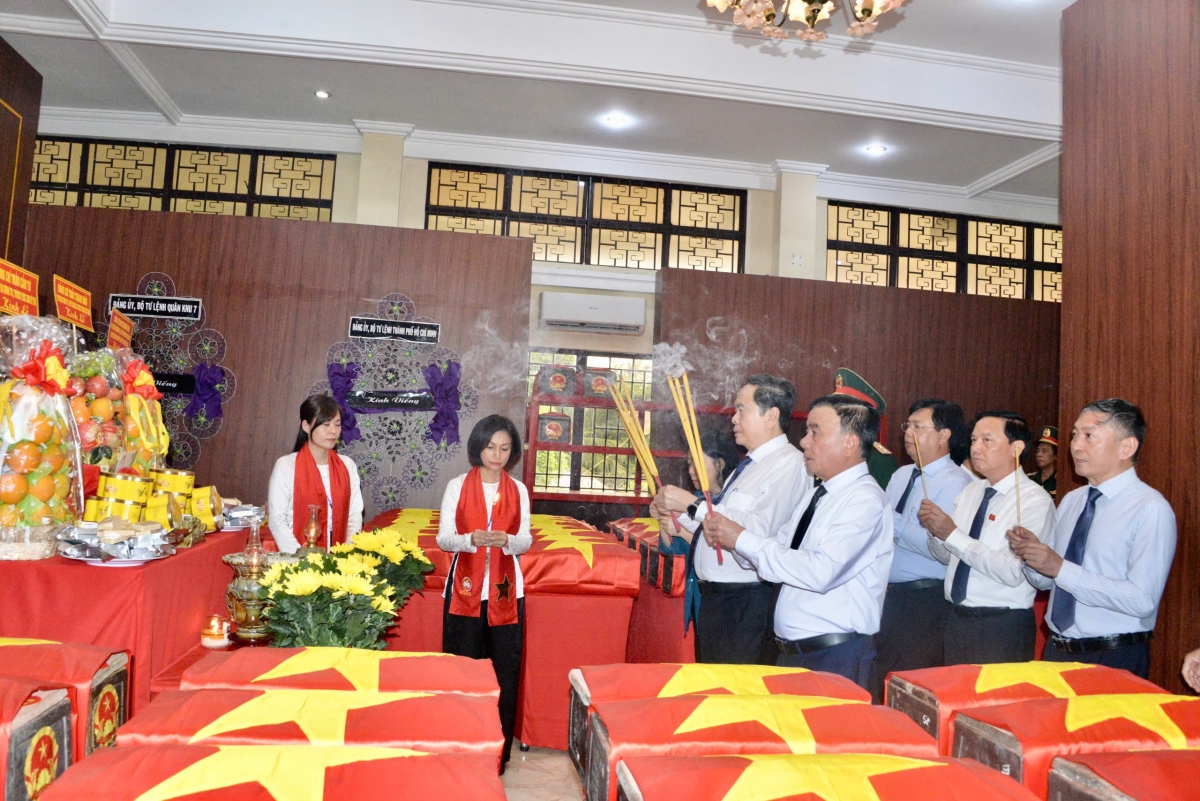  Ồng Trần Thanh Mẫn, Chủ tịch Quốc hội chu ñàng