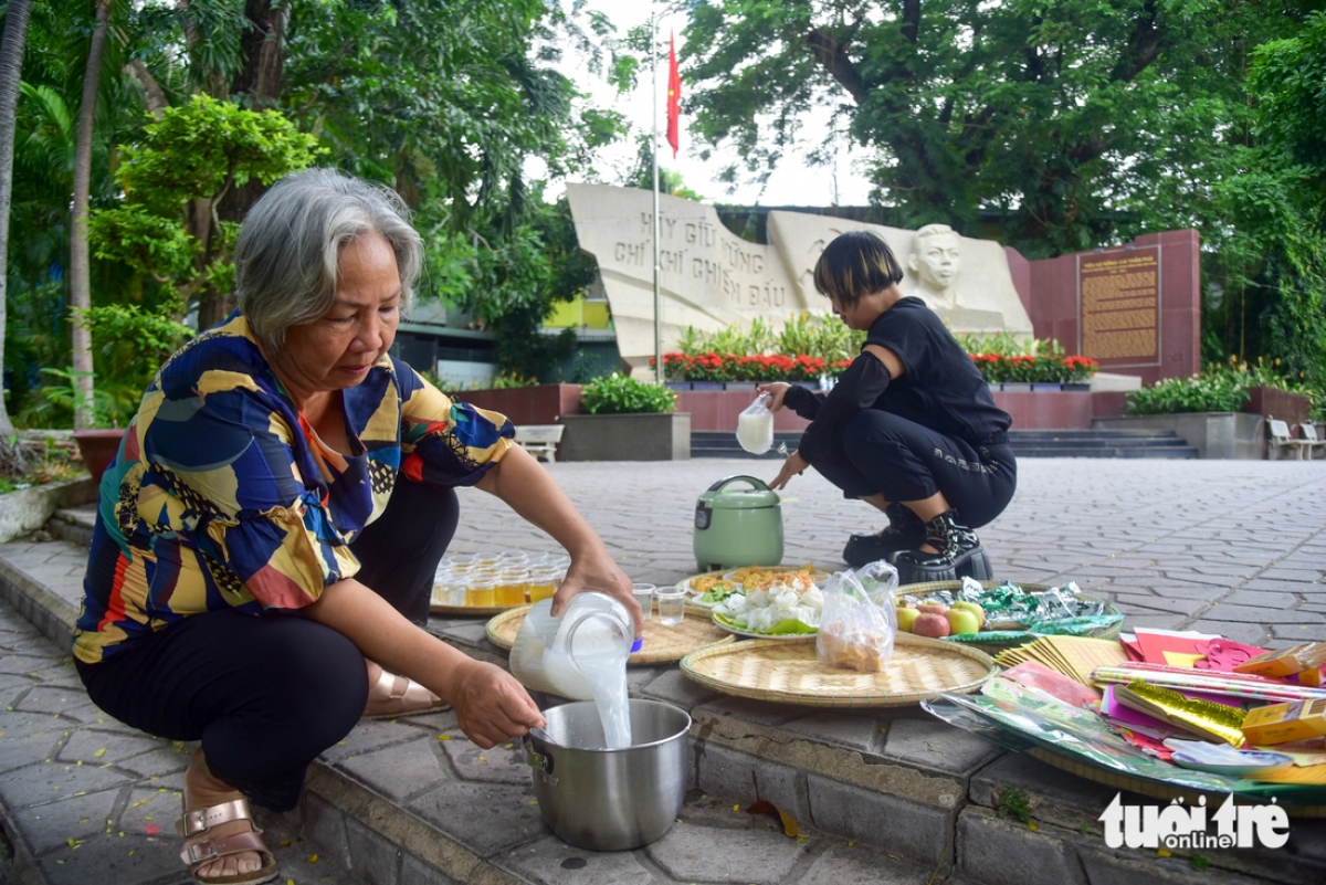Labaih 20 thun ini, Amuk Đỗ Thị Thanh Hường saong amuk Ngô Thị Kim Cúc jeng bian ramik salao duh paling, cuh galau nyang ka bol lin liet si di Bein bangu Lê Thị Riêng