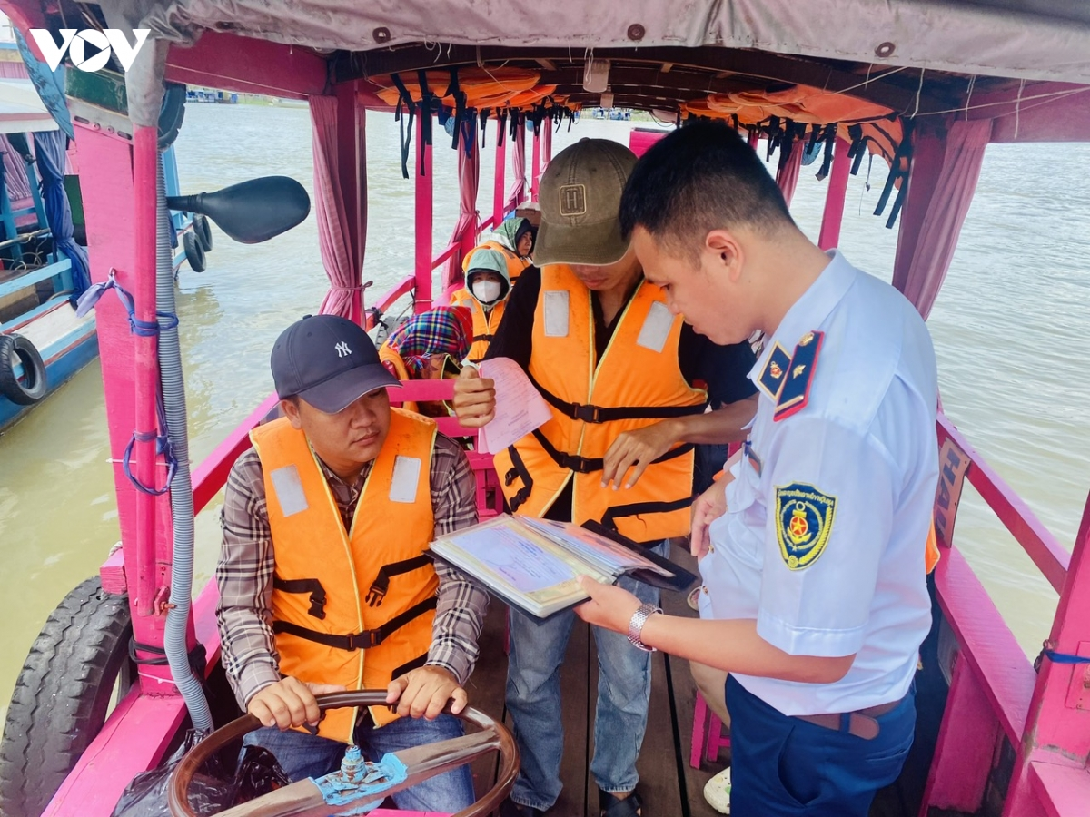 Bruk pasang iek gilai pajeng tuai damuai di darak ndong Cái Răng