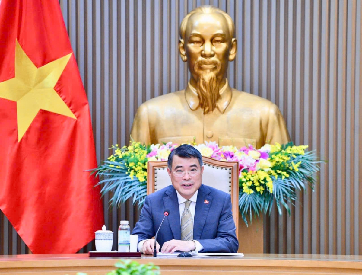 Pôa Lê Minh Hưng, Ngế pro xiâm hnê ngăn tơnêi têa tơpui ƀă pôa Mark Carney, Ngế pro xiâm hnê ngăn kong têa Canada