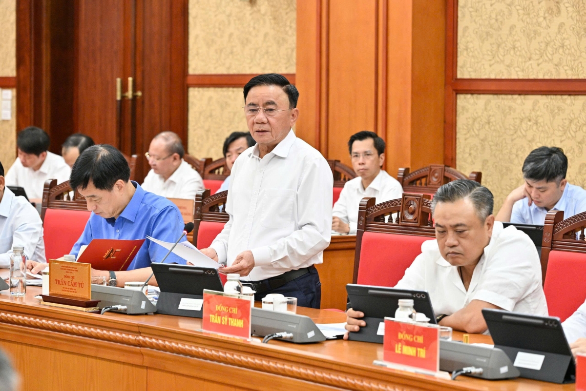 Pôa Trần Cẩm Tú, Kăn pơkuâ ngăn Đảng pơkuâ po rôh hôp