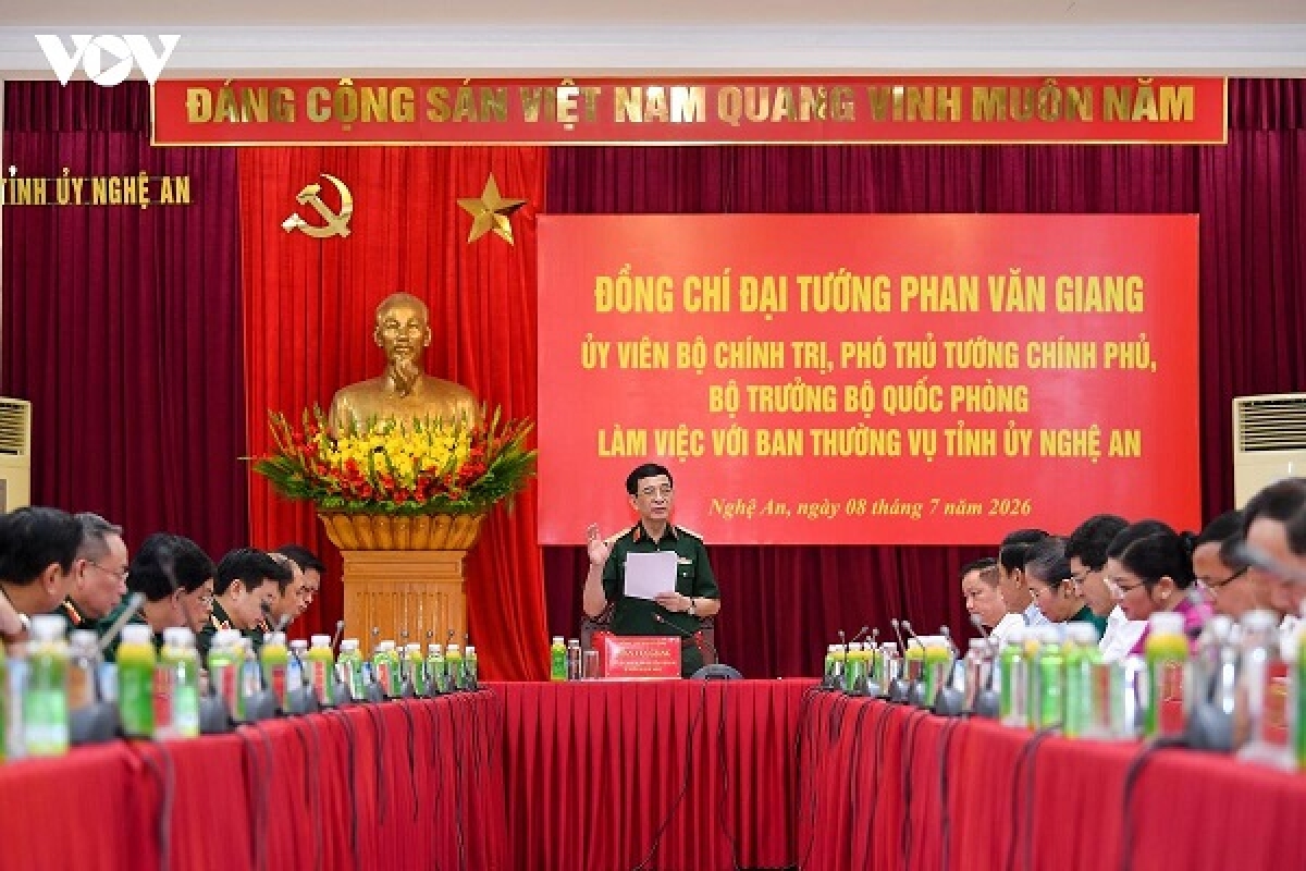 Đại tướng ồng Phan Văn Giang lơh broă mờ Mpồl Lơh kơnòl broă sùm Tỉnh ủy càr Nghệ An