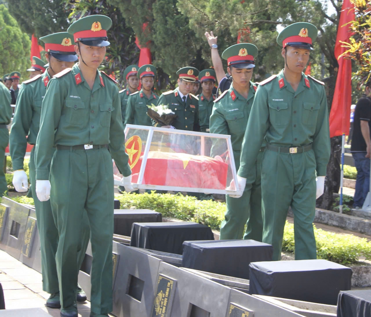 Yan vai mhe rlau, Đội K52 n’gor Gia Lai hŏ rgum geh 18 nting tahen khĭt rnôk hăn kơl an tă bah Việt Nam tâm Campuchia.