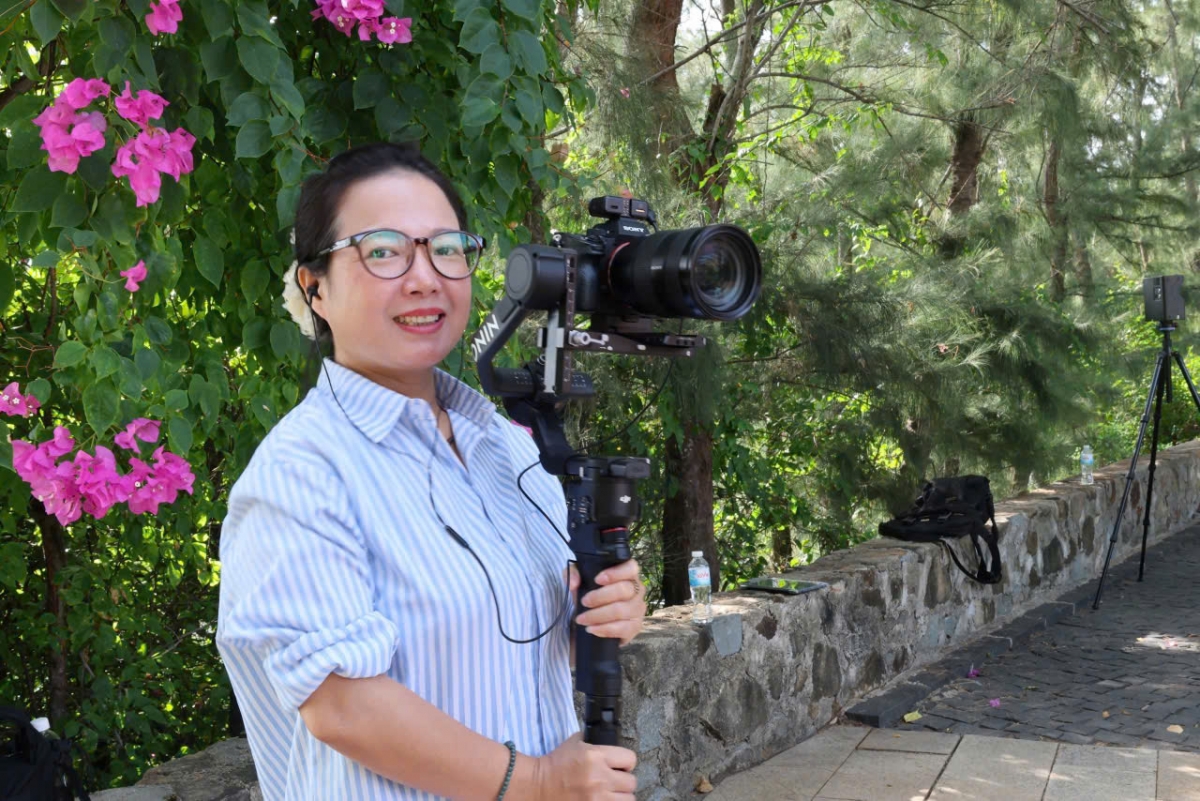 Xup um, thâu xo ‘noăng chư chêh a tíu ôm hyô vâ gum mơđah tơbleăng tung măng internet