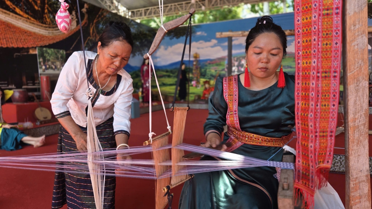 Kòn cau Prum geh uă phan niam chài lơh mờ tê krơi is ngan