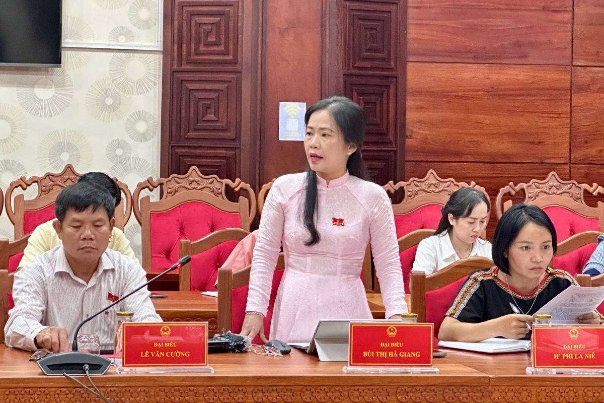 
Khul tang măt akhan, kăl tĕnh koăng hơmet pơ ‘lơ̆ng rim tơdrong jang pơm hla bơar păng groi teh ăn ming man vă pơvih pơvăn ăn atŏk tơ iung.