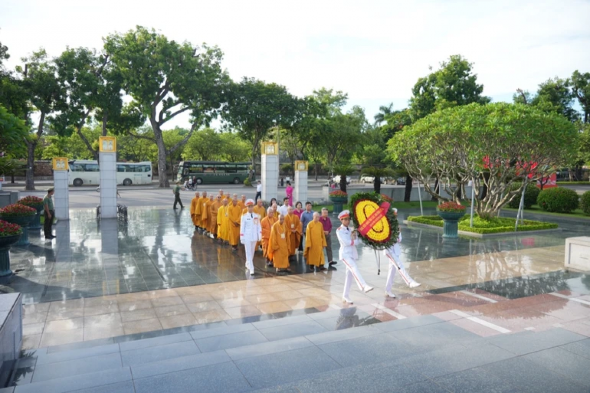 Giao hoi Phat giao Viet Nam pahadar, bayar dhar phol dom anh hung liet si
