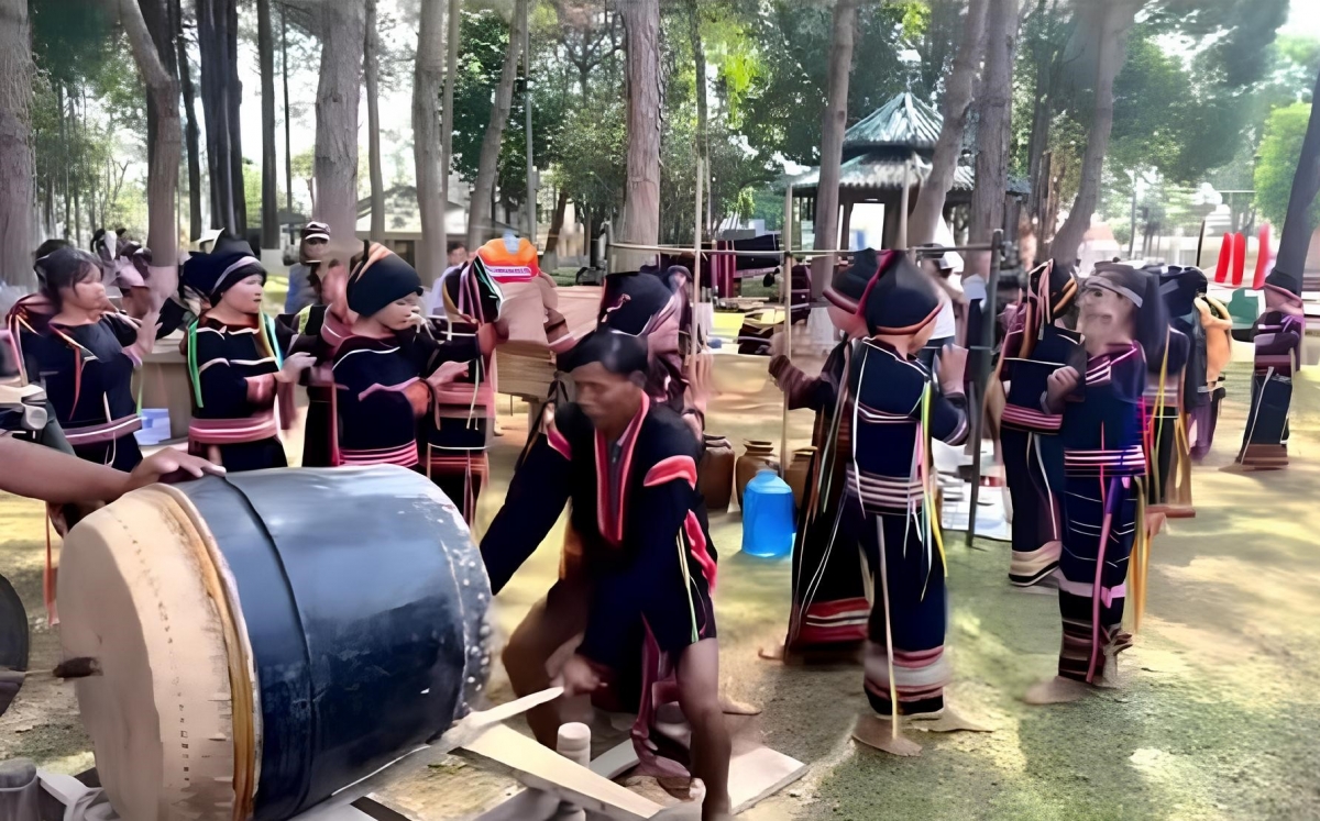 Taih hơgor ayun suang mơ̆ng mơnuih kơhnăk gru đưm Kpă Bưn