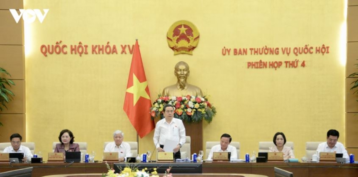 Dar pơrjum dơ̆ 4 bơh Anih duh broă Lơh kơnòl broă sùm Quốc hội dê