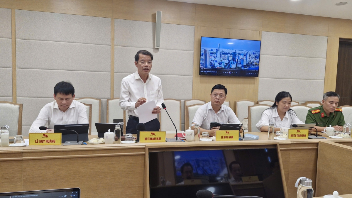 Ông Vũ Thanh Mai phát biểu tại buổi làm việc với Lào Cai về công tác chuyển đổi số. Ảnh: Thừa Xuân