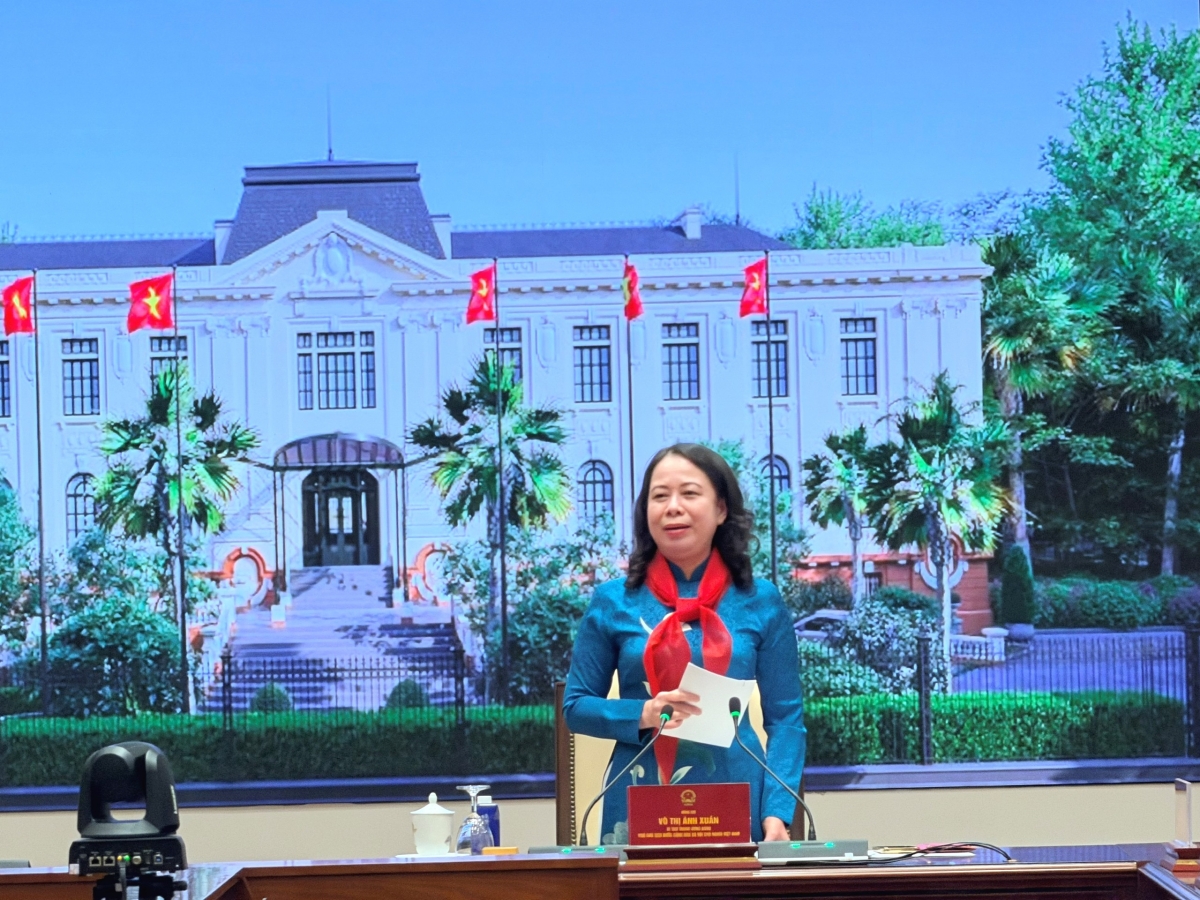 
Mò Võ Thị Ánh Xuân- Phó Chủ tịch lơgar đơs tàm dơ̆ tìp mat