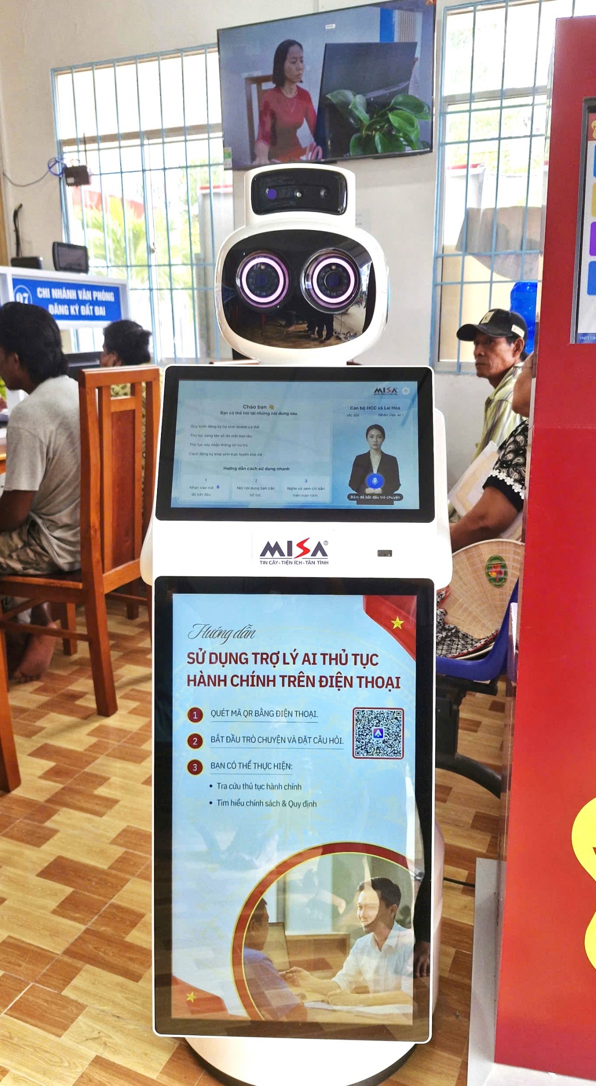 Robot AI được xã Lai Hòa ứng dụng - Ảnh: Thạch Hồng