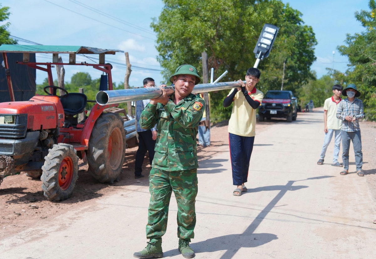 Druh ndăm rgop soan ƀư ndơ mpoh ang trong ƀon tơm ta xă n’har bri Ia Lốp
 