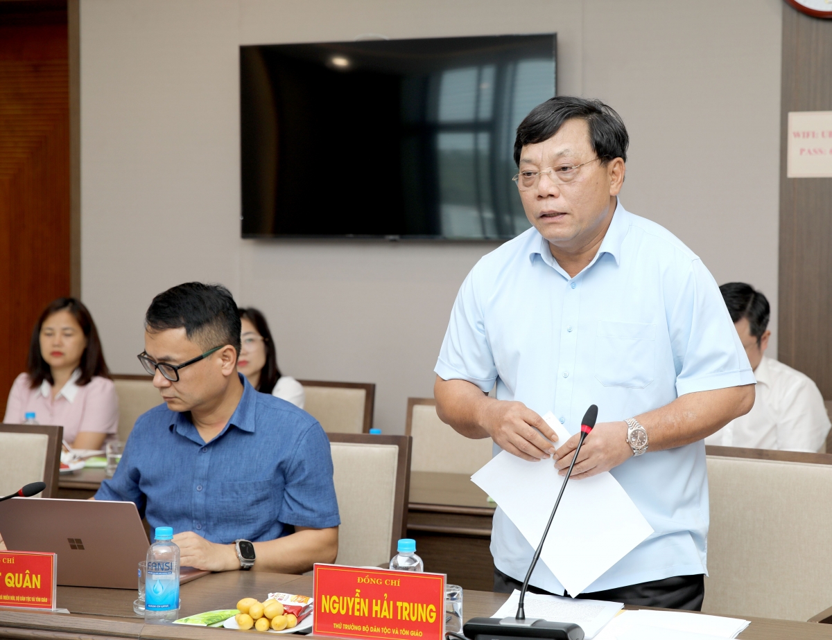 Thứ trưởng Bộ Dân tộc và Tôn giáo Nguyễn Hải Trung đề nghị Lào Cai tập trung tháo gỡ các điểm nghẽn, đẩy nhanh giải ngân nguồn vốn Chương trình 1719 (Ảnh: Thừa Xuân)