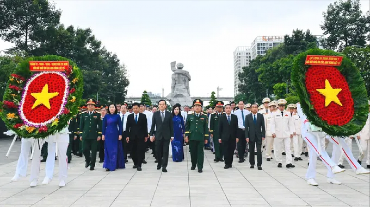 Urang ngak praong di Ban raya HCM saong Quan khu 7 cuh gilau pahadar dom AHLS