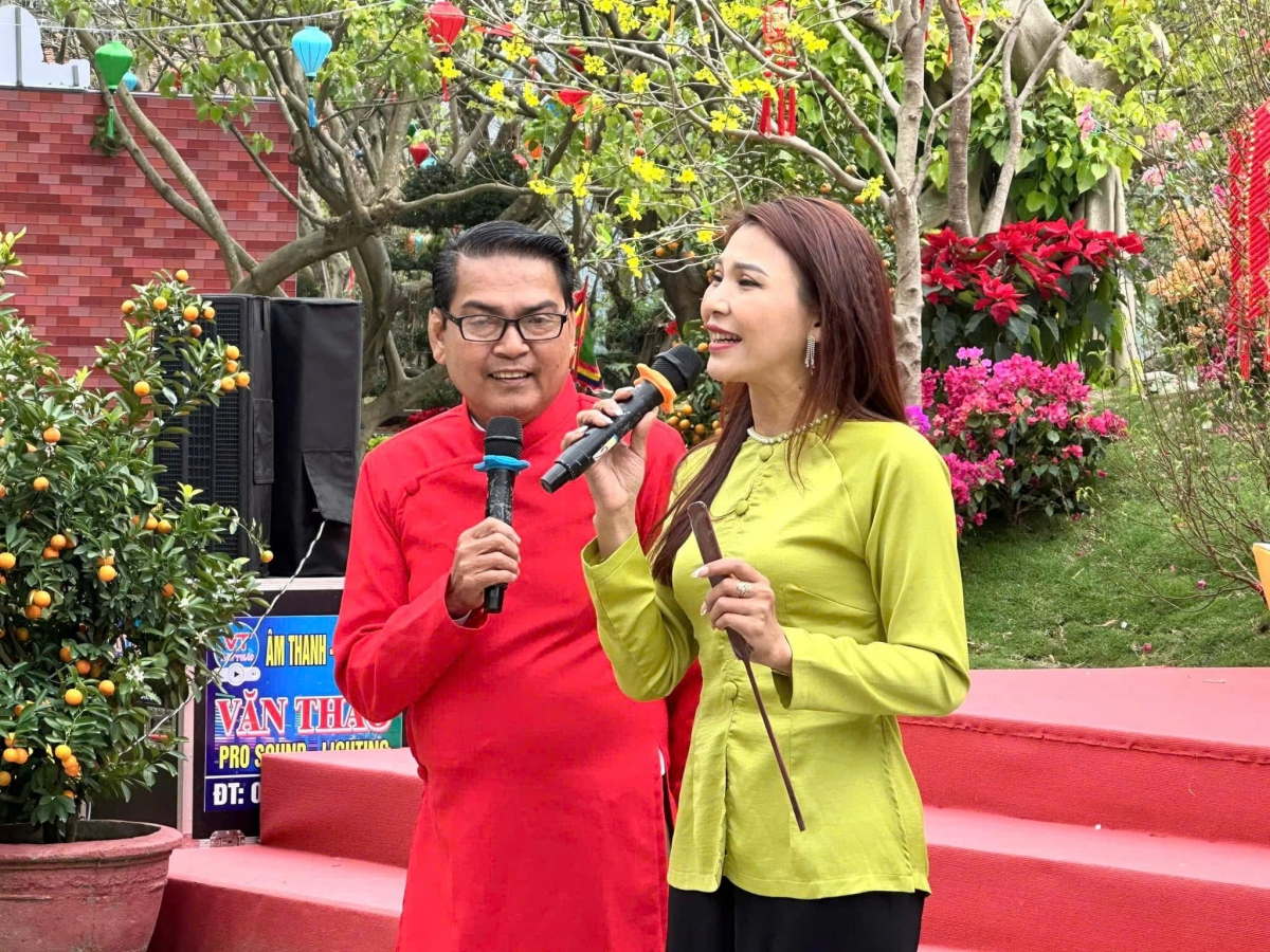 Nghệ nhân bài chòi Huyền Tân và NS Thanh Châu