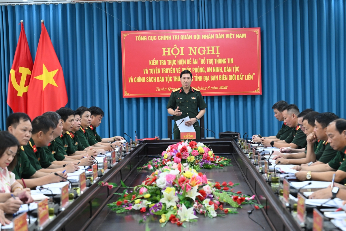 Đại tá Đỗ Duy Chinh, Phó Cục trưởng Cục Tuyên huấn, Tổng cục Chính trị Quân đội nhân dân Việt Nam
chủ trì Hội nghị (Ảnh: Nguyên Khánh)