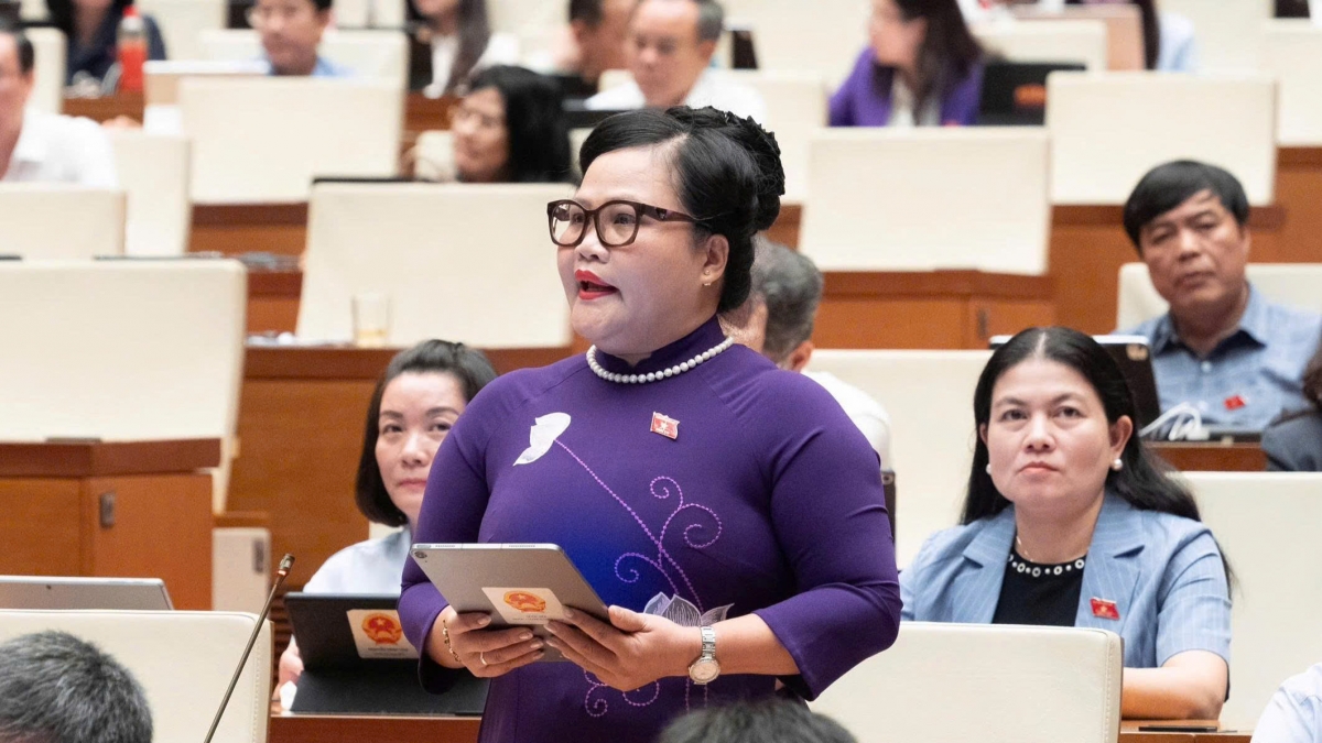 ĐB Nguyễn Thị Sửu phát biểu. (Ảnh: Quốc hội)