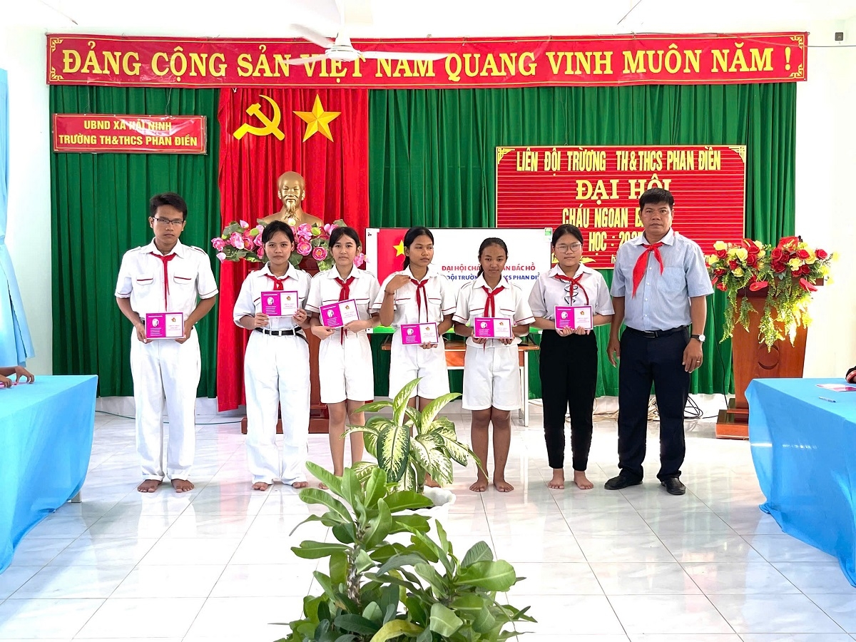Dom anek saih bangsa takik