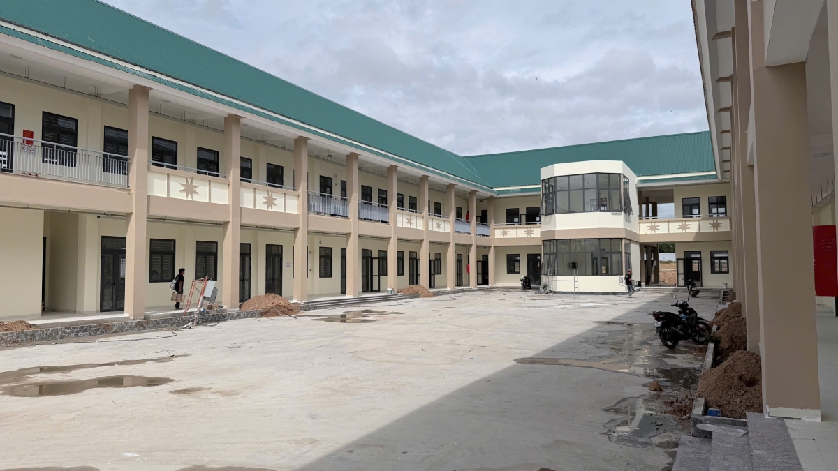 Trường Phổ thông nội trú liên cấp Tiểu học – Trung học cơ sở Buôn Đôn, tỉnh Đắk Lắk được xây dựng khang trang sẵn sàng đón các em học sinh trong năm học 2026-2027. Ảnh: Hương Lý/VOV - Tây Nguyên