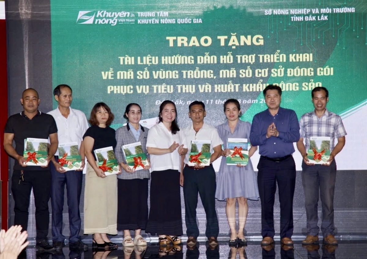 
Anih pơtrŭt choh jang sa kơ Teh đak pơjao asong hla ar ăn kơ kang ƀô̆ pơtrŭt choh jang sa tơring