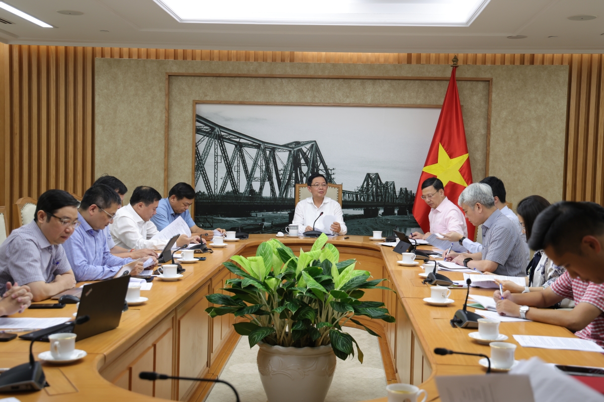 
Phŏ Thủ tướng Hồ Quốc Dũng iung pơma pơgơ̆r ah 'măng pơm jang