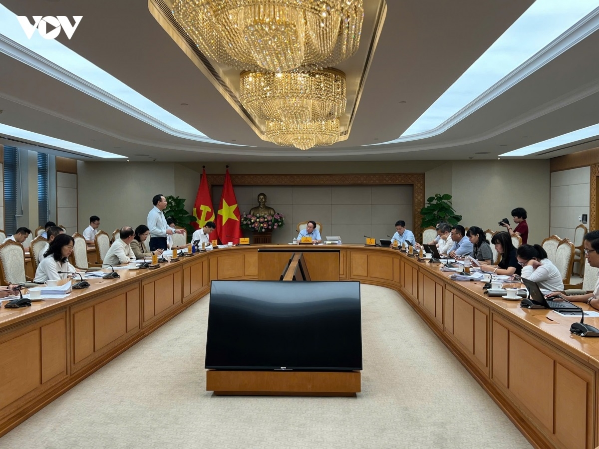 Cuộc họp về tình hình triển khai thực hiện tổng rà soát hệ thống văn bản quy phạm pháp luật.