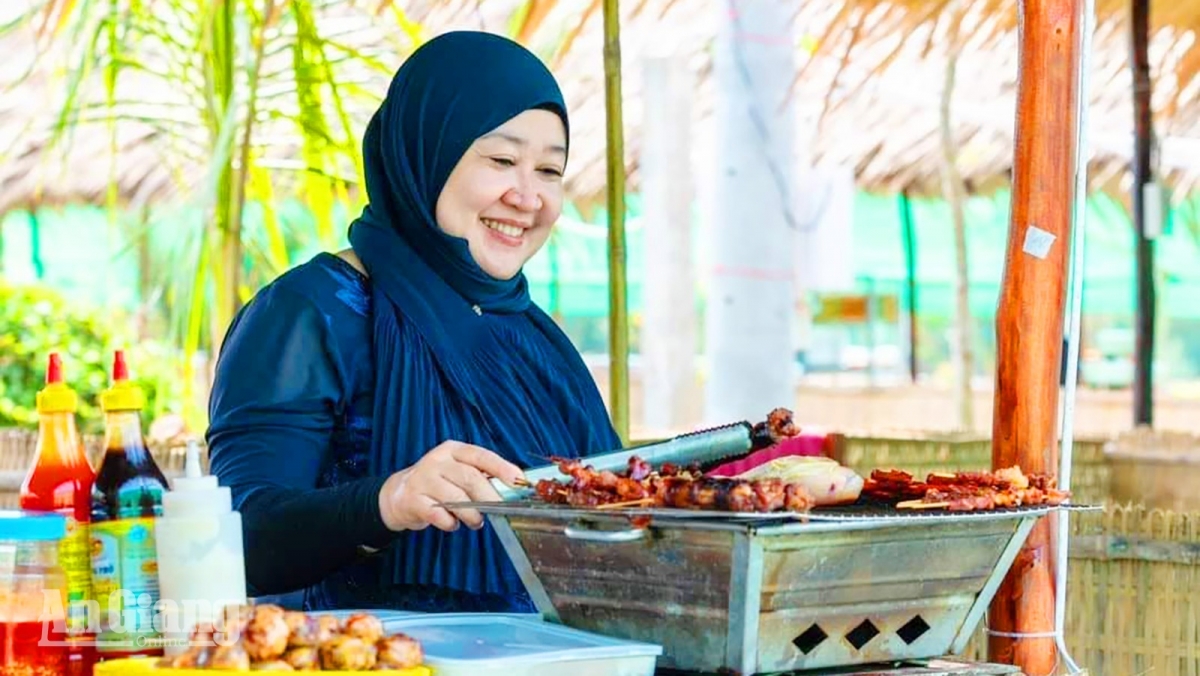 Dom kaya mbang bhap bini hu srap gap tani tanat, duh tuai damuai di palei Cam Đa Phước