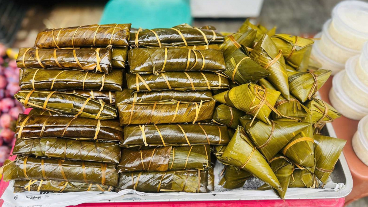 Bánh tro là thứ không thể thiếu được trong dịp Tết Đoan Ngọ của người Tày, Nùng ở Cao Bằng, Thái Nguyên Ảnh: Nông Diệp, Ánh Diệu/VOV Đông Bắc