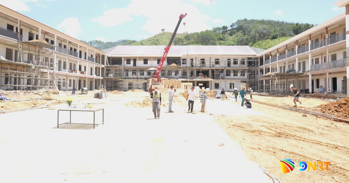 Nhiều hạng mục chính của công trình hoàn thành phần thô và bước vào giai đoạn hoàn thiện. Ảnh: HIỀN THÚY