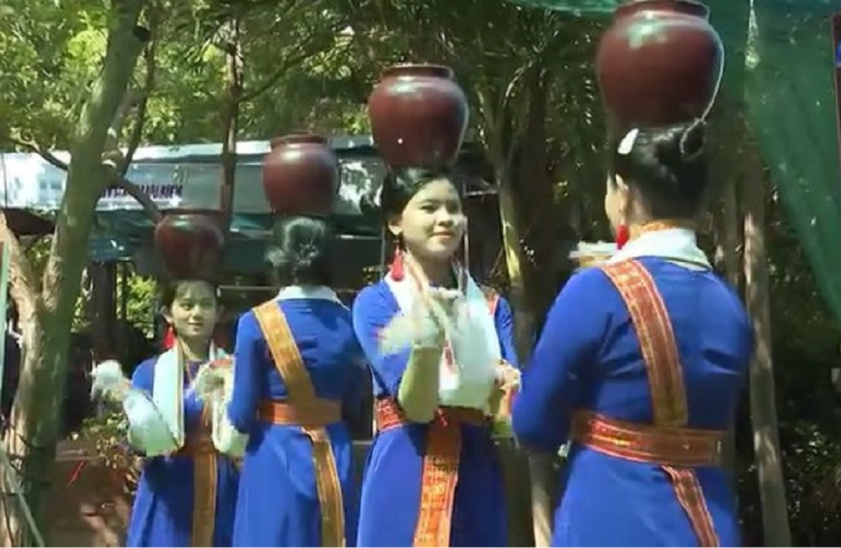 Tamia bhap bini Cam
