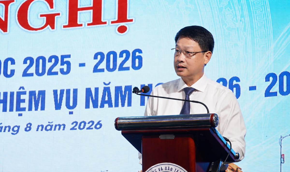 Phó Bí thư Thành ủy Ngô Xuân Thắng ghi nhận, biểu dương những kết quả đạt được của ngành Giáo dục trong năm học qua.