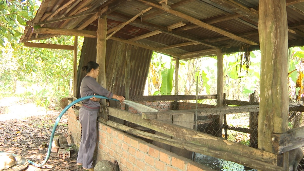 Yuh Nẫm dôl mât chăm sŭr